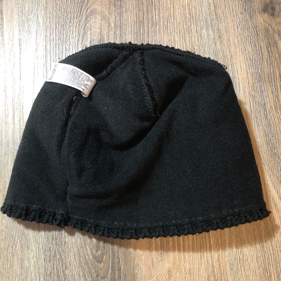 Black & White CANADA Toque - Picture 9 of 11